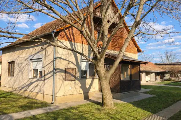 Eladó ingatlan, Kondoros 4 szoba 150 m² 25 M Ft