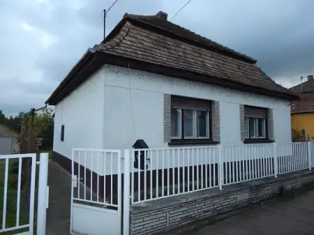 eladó ingatlan, Környe