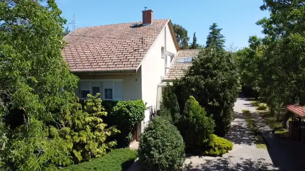Eladó ingatlan, Kőröshegy 8 szoba 183 m² 128 M Ft