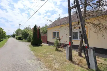 Eladó ingatlan, Kübekháza 3 szoba 80 m² 23.9 M Ft