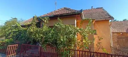 eladó ingatlan, Kunpeszér