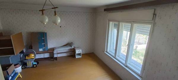 eladó ingatlan, Kunpeszér