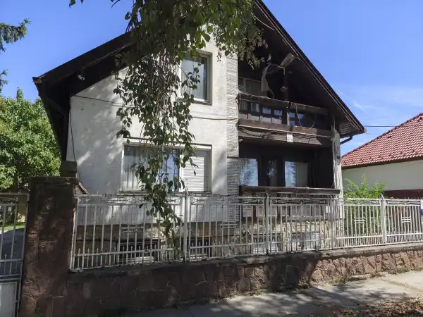 Eladó ingatlan, Lajosmizse 5 szoba 166 m² 97.5 M Ft