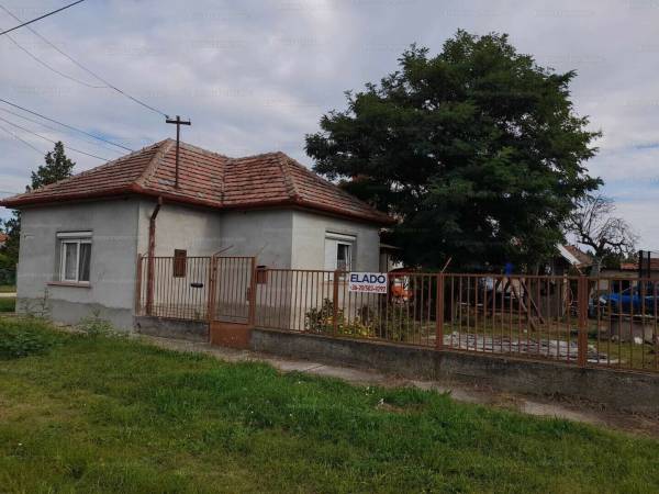 eladó ingatlan, Lajosmizse