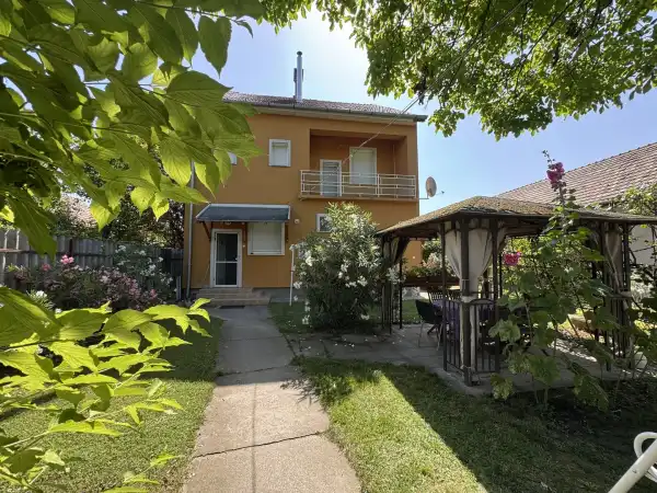 Eladó ingatlan, Lórév 4 szoba 136 m² 84.9 M Ft