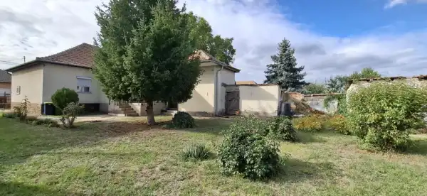 Eladó ingatlan, Lőrinci 2 szoba 81 m² 27.9 M Ft
