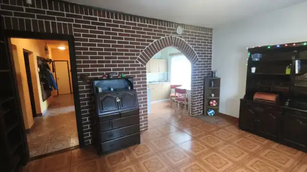 Eladó ingatlan, Lőrinci 6 szoba 174 m² 53.9 M Ft