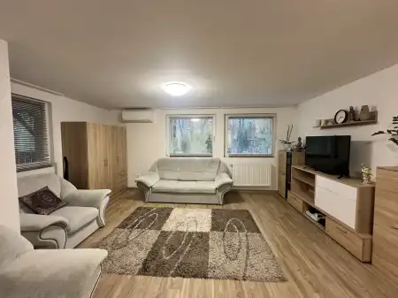 eladó ingatlan, Lovasberény