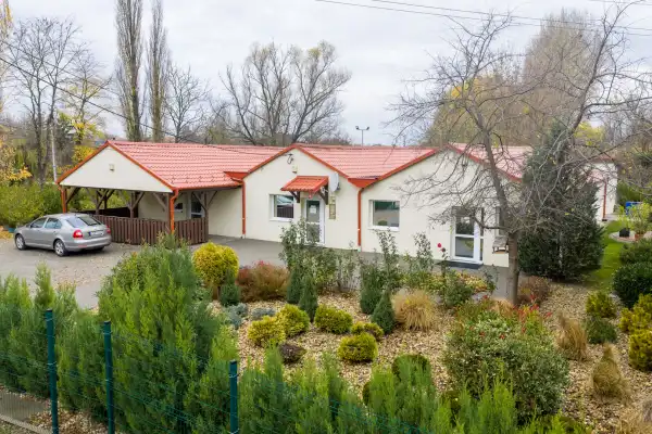 Eladó ingatlan, Lovasberény 6+3 szoba 306 m² 128 M Ft