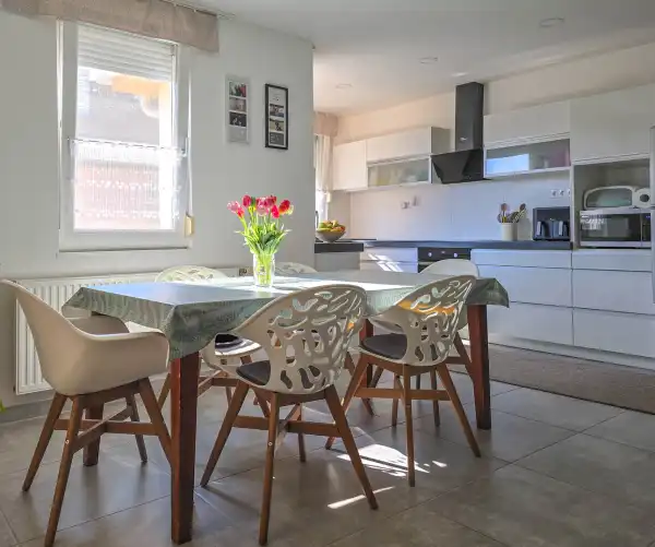 Eladó ingatlan, Lövő 4 szoba 107 m² 124.9 M Ft