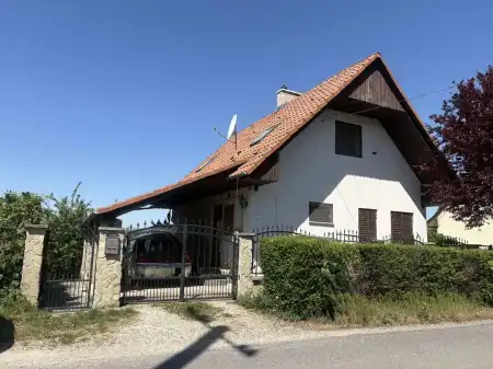 eladó ingatlan, Majosháza