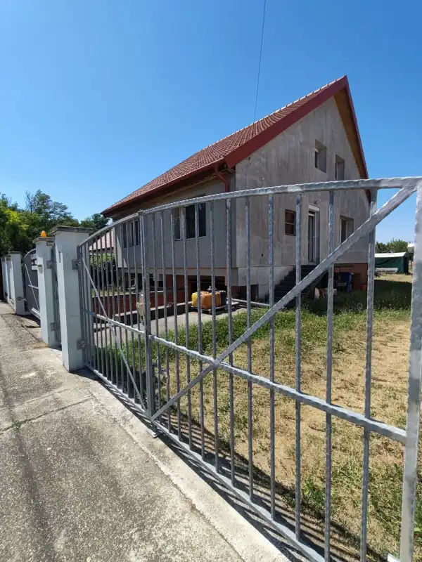 Eladó ingatlan, Máriakálnok 5 szoba 161 m² 69.9 M Ft