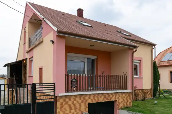 Eladó ingatlan, Máriakálnok 6 szoba 160 m² 85 M Ft