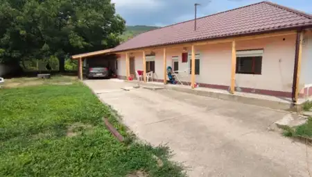 eladó ingatlan, Markaz