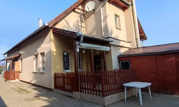 Eladó ingatlan, Martonvásár 4+5 szoba 211 m² 124.9 M Ft