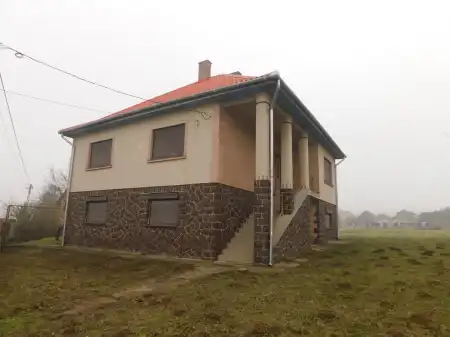 eladó ingatlan, Mátraderecske