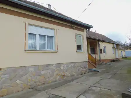 eladó ingatlan, Mátraderecske