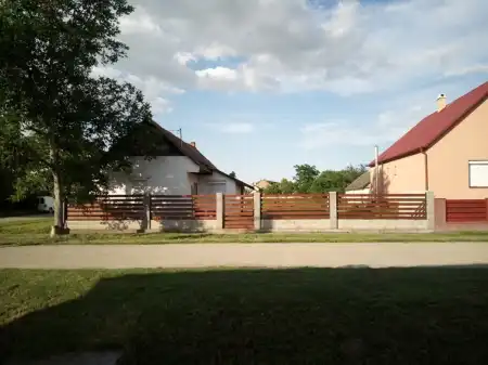 eladó ingatlan, Mezőfalva