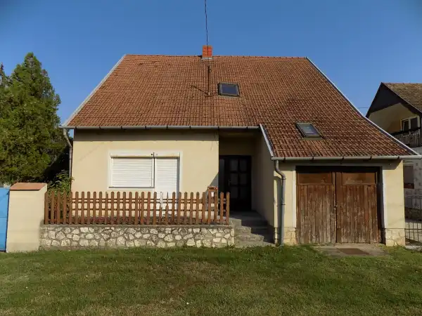 Eladó ingatlan, Mezőlak 3 szoba 104 m² 35.7 M Ft