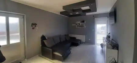 eladó ingatlan, Monok