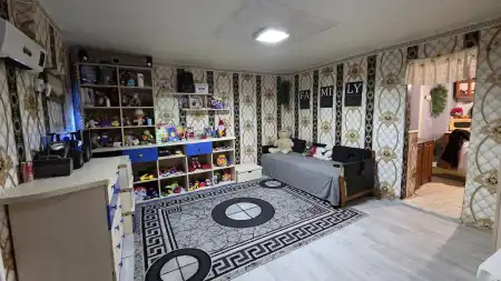 eladó ingatlan, Monok