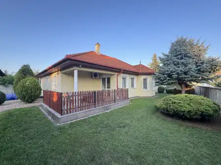 eladó ingatlan, Mosonszentmiklós