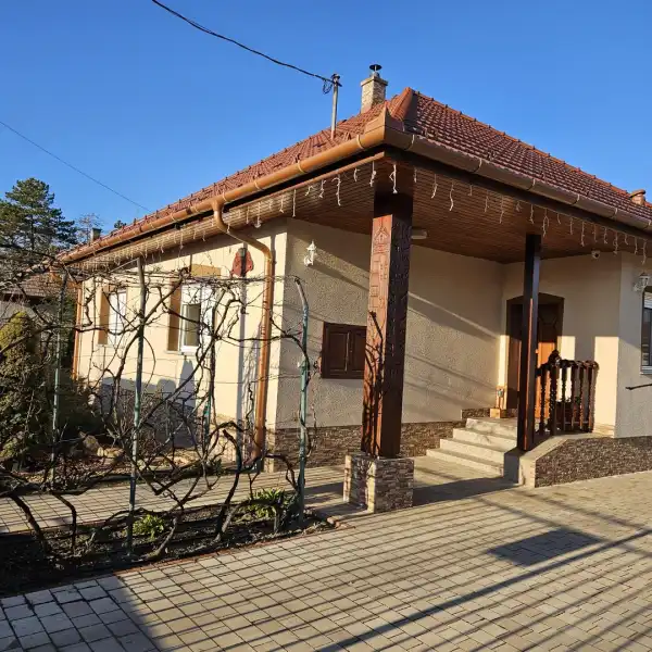 Eladó ingatlan, Nagykáta 7 szoba 240 m² 189 M Ft