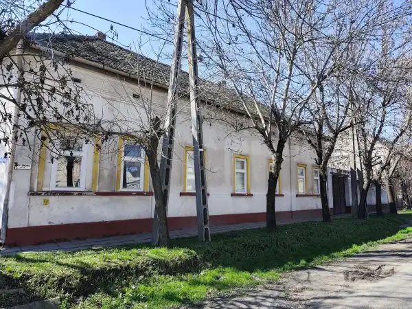 Eladó ingatlan, Nagykőrös 5 szoba 140 m² 44.5 M Ft