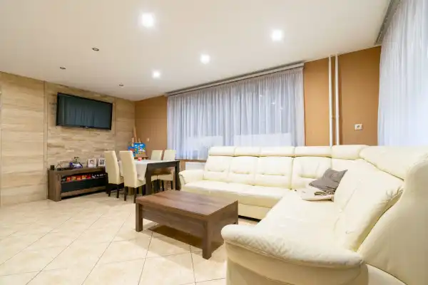 Eladó ingatlan, Nagylózs 5 szoba 183 m² 126.9 M Ft