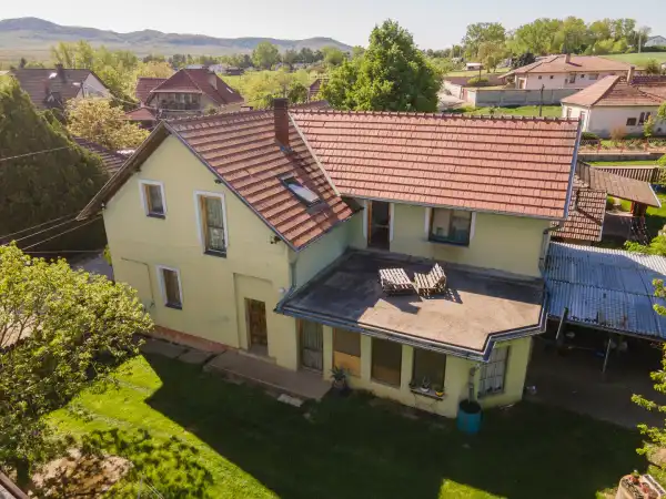 Eladó ingatlan, Nagyoroszi 8 szoba 180 m² 41.5 M Ft