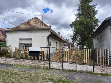 eladó ingatlan, Naszály