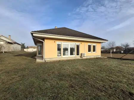 eladó ingatlan, Nyíregyháza