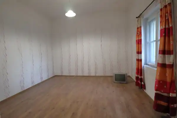 Eladó ingatlan, Ópusztaszer 1 szoba 40 m² 9.9 M Ft