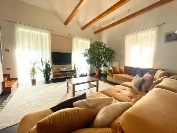 Eladó ingatlan, Őrbottyán 5 szoba 168 m² 169.9 M Ft