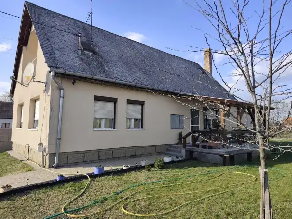 Eladó ingatlan, Örkény 3 szoba 111 m² 58.8 M Ft