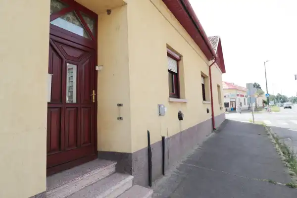 Eladó ingatlan, Orosháza 2+1 szoba 125 m² 25 M Ft