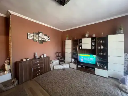 eladó ingatlan, Oroszlány