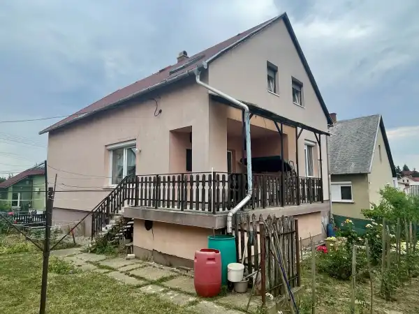 Eladó ingatlan, Oroszlány 5+1 szoba 234 m² 62.9 M Ft