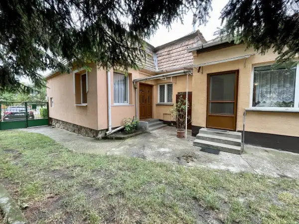 Eladó ingatlan, Oroszlány 3+2 szoba 130 m² 55.9 M Ft