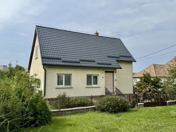 Eladó ingatlan, Oroszlány 4 szoba 150 m² 67.9 M Ft