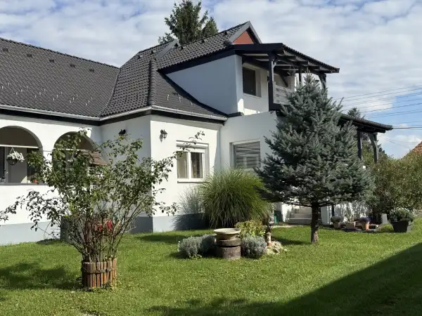 Eladó ingatlan, Oroszlány 3 szoba 153 m² 99 M Ft