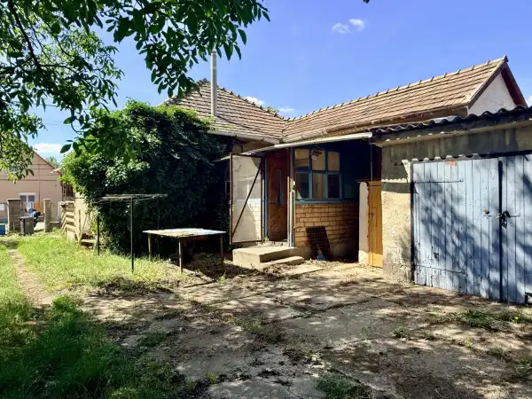 Eladó ingatlan, Oroszlány 2+1 szoba 90 m² 40.7 M Ft