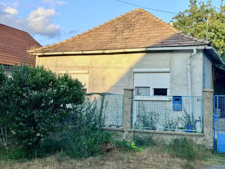 eladó ingatlan, Oroszlány