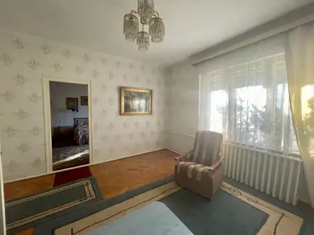 eladó ingatlan, Oroszlány