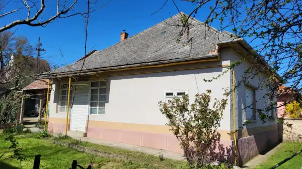 Eladó ingatlan, Paks 3 szoba 120 m² 48.9 M Ft