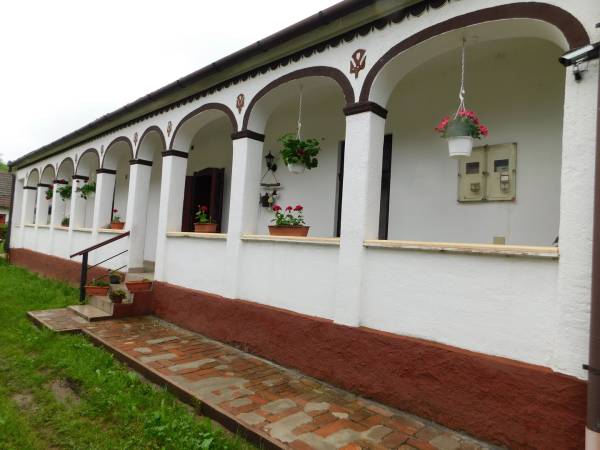 eladó ingatlan, Parád