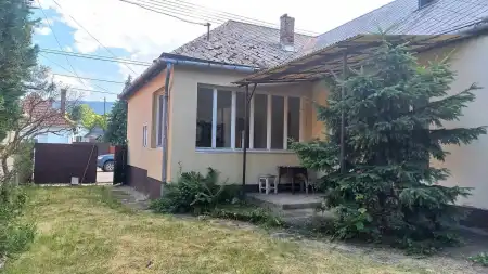 eladó ingatlan, Parád