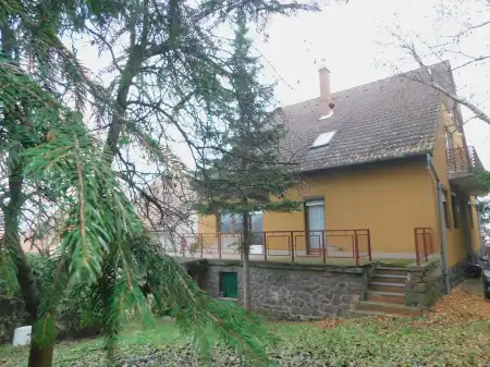 eladó ingatlan, Parád