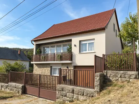 Eladó ingatlan, Pécs-Vasas 5 szoba 170 m² 49.9 M Ft