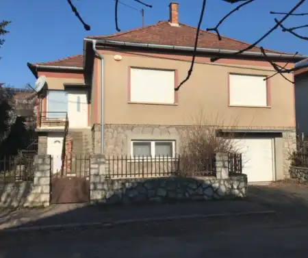 eladó ingatlan, Pécs
